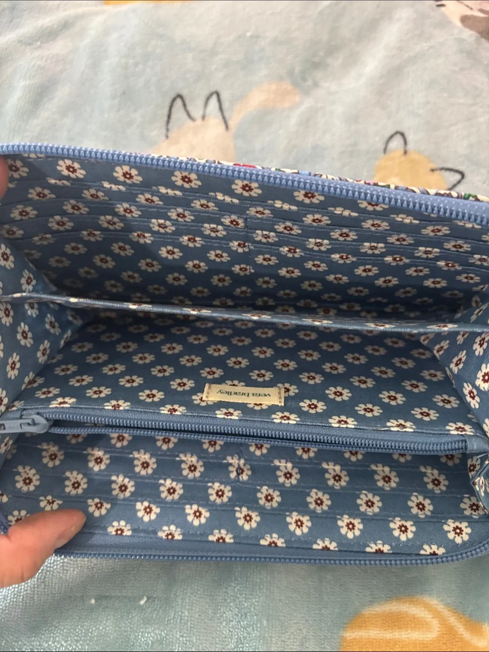 Vera Bradley Light Blue Daisy Interior Wallet - Picture 4 of 5